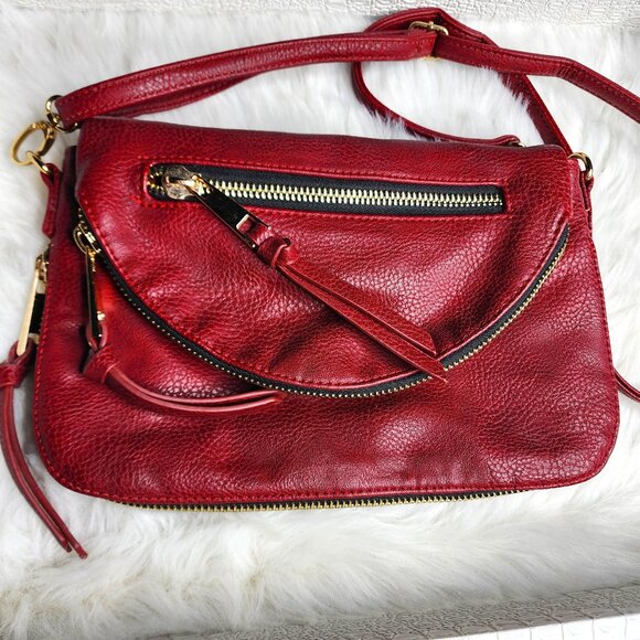 Under One Sky crimson  faux leather crossbody hobo bag - Picture 1 of 10